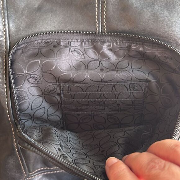 Fossil Vintage Black Leather Messenger crossbody shoulder Bag purse Classic EUC - Picture 6 of 12
